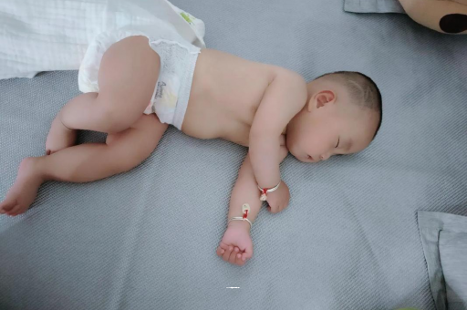 任丘几个月宝宝会抬头